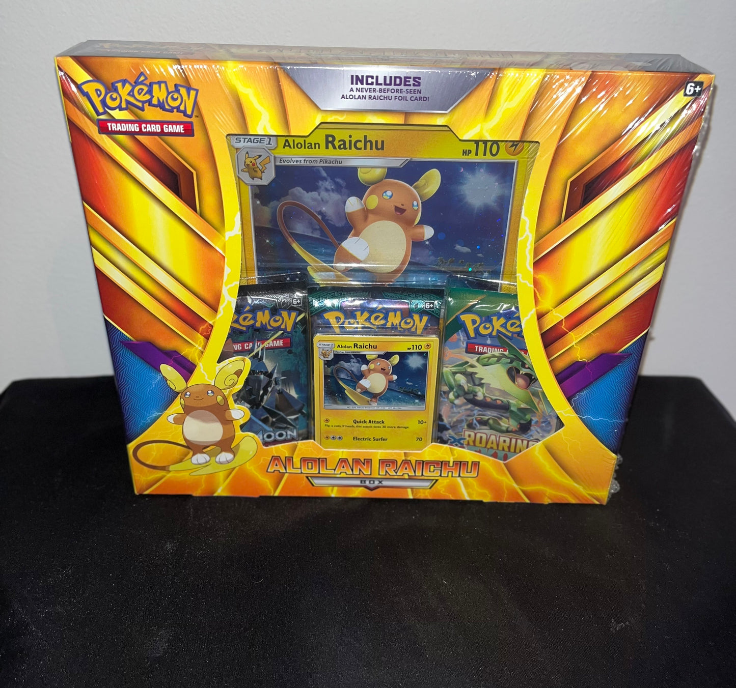 ALOLAN RAICHU & LYCANROC GX BOX